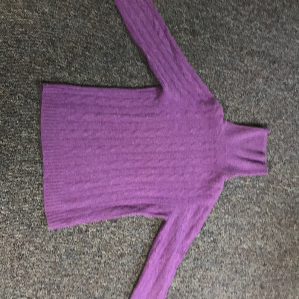 Cabled cashmere sweater